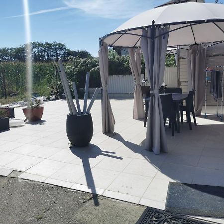 Petit Coin De Detente Seyresse Exterior photo