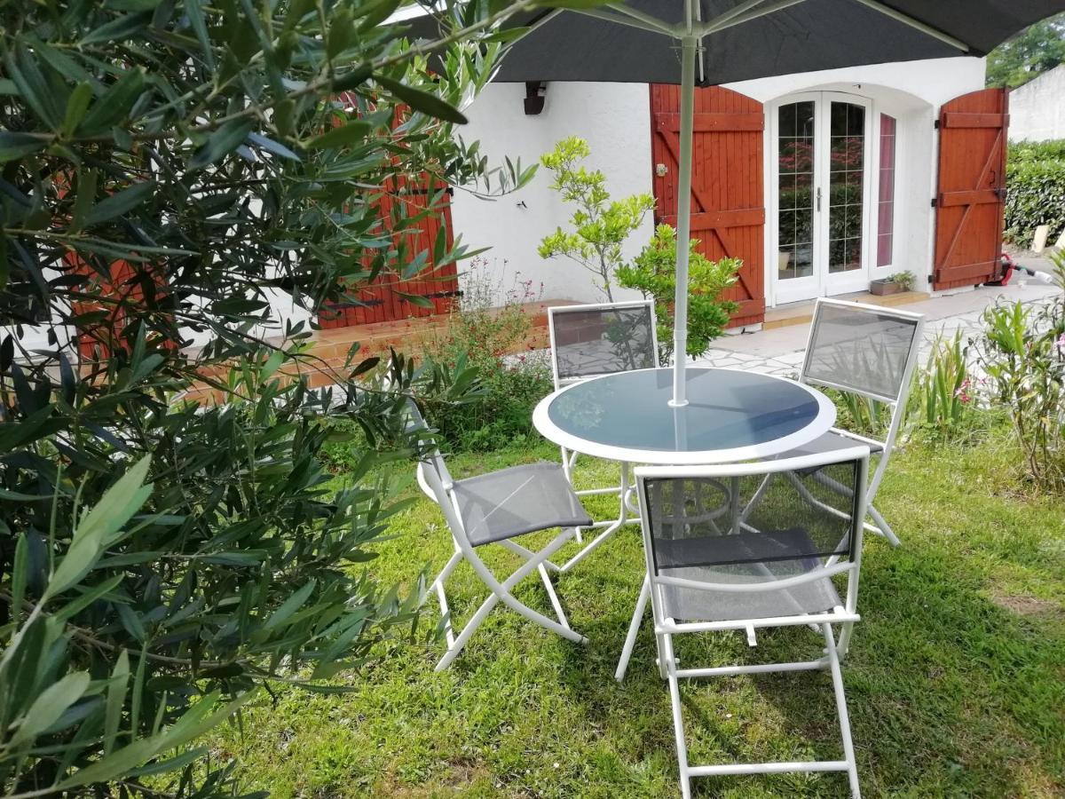 Petit Coin De Detente Seyresse Exterior photo